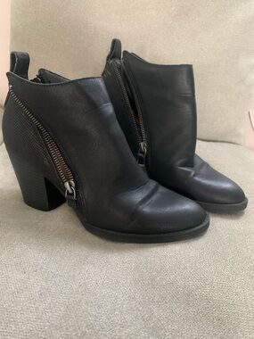 DV by Dolce Vita Black Leather Ankle Booties with Side Zips